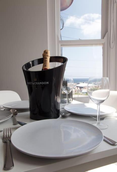 Stunning 2 Bed Apartment With Sea Views, Πενζάνς Εξωτερικό φωτογραφία